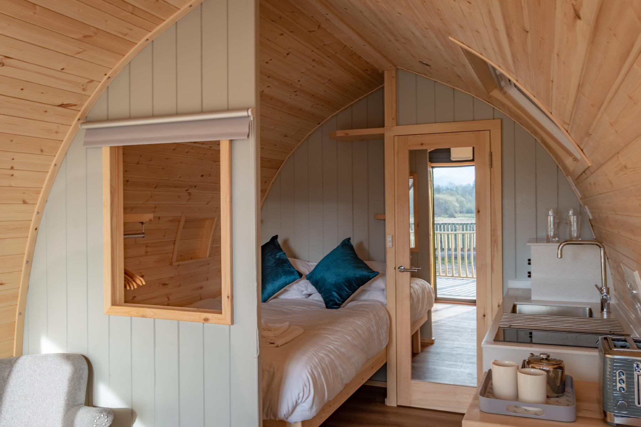Glamping, Double Bed، Callander Hostel 2/2