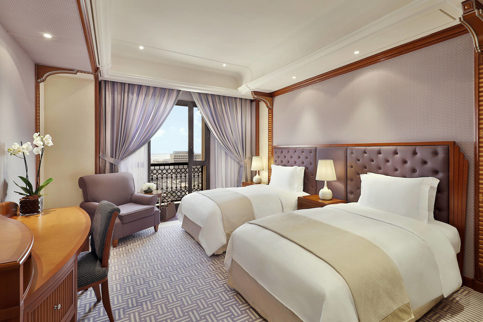 Deluxe, Twin Beds, City View
