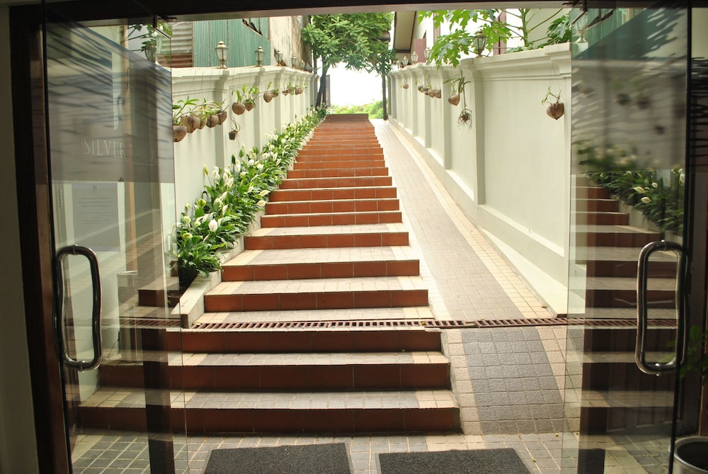 Silver Naga Hotel 25/58