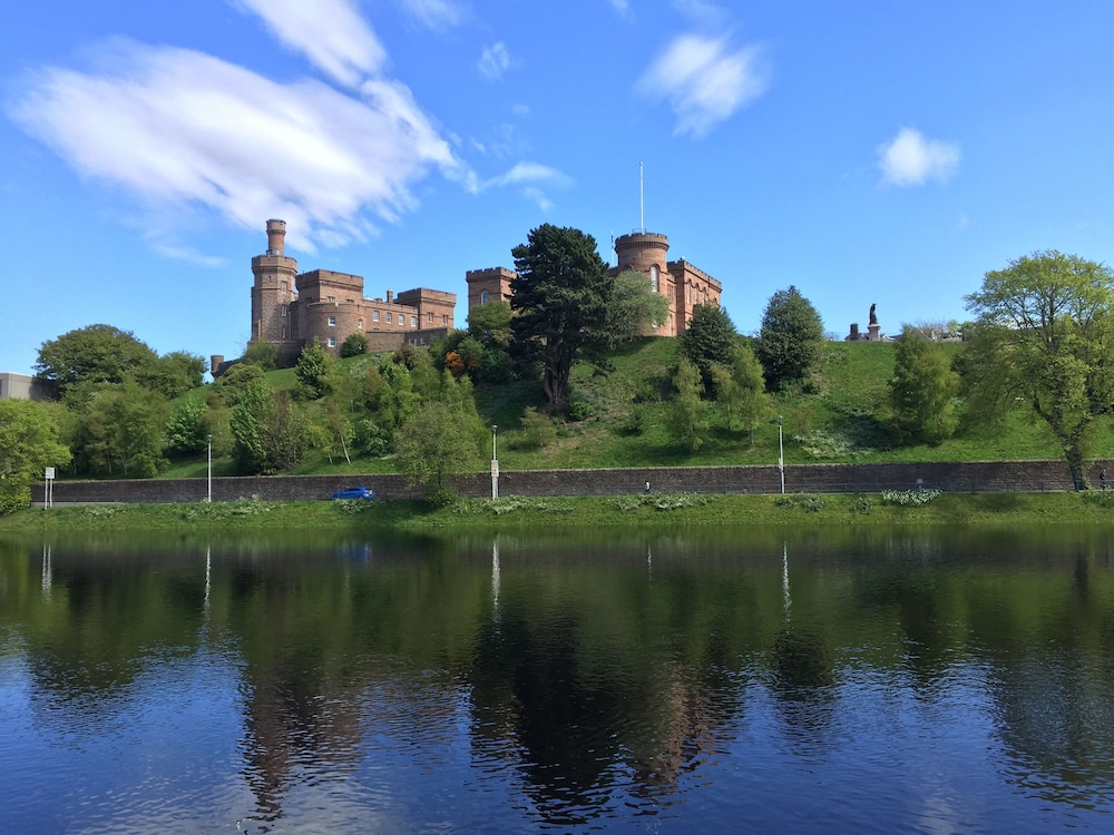 Inverness City Suites 38/50