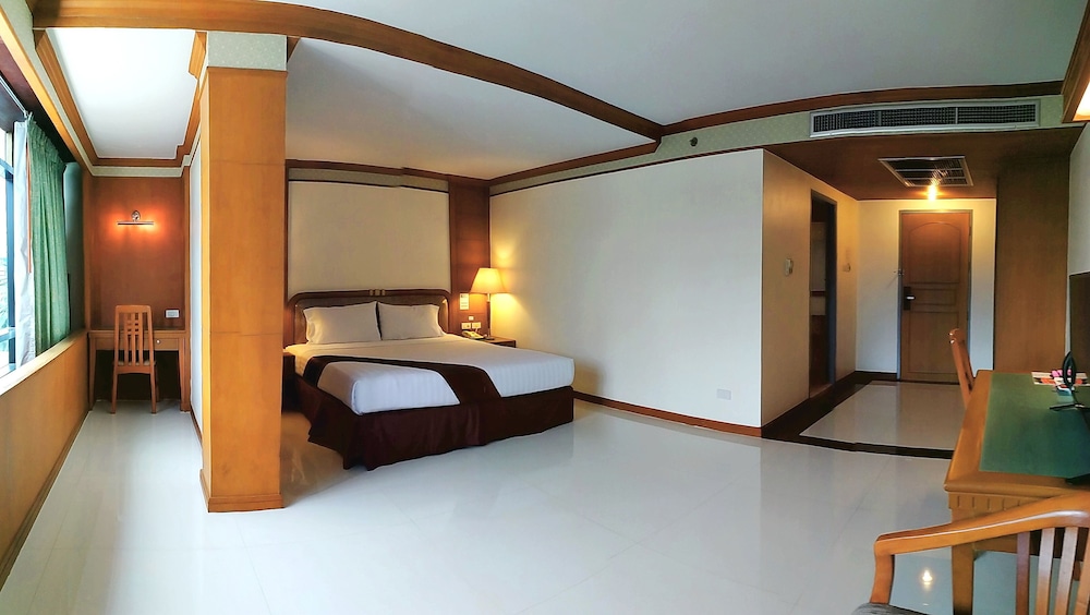 Grand Park Hotel 33/69
