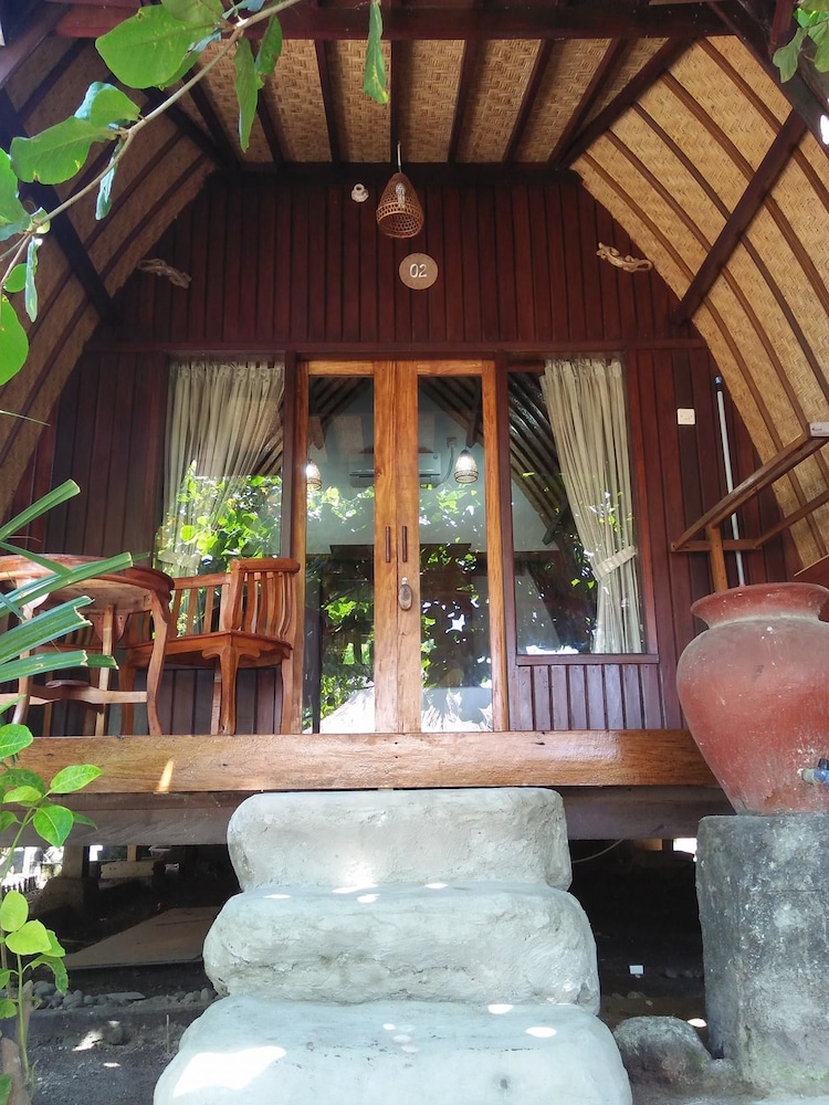 Gili Smile Bungalows 10/50
