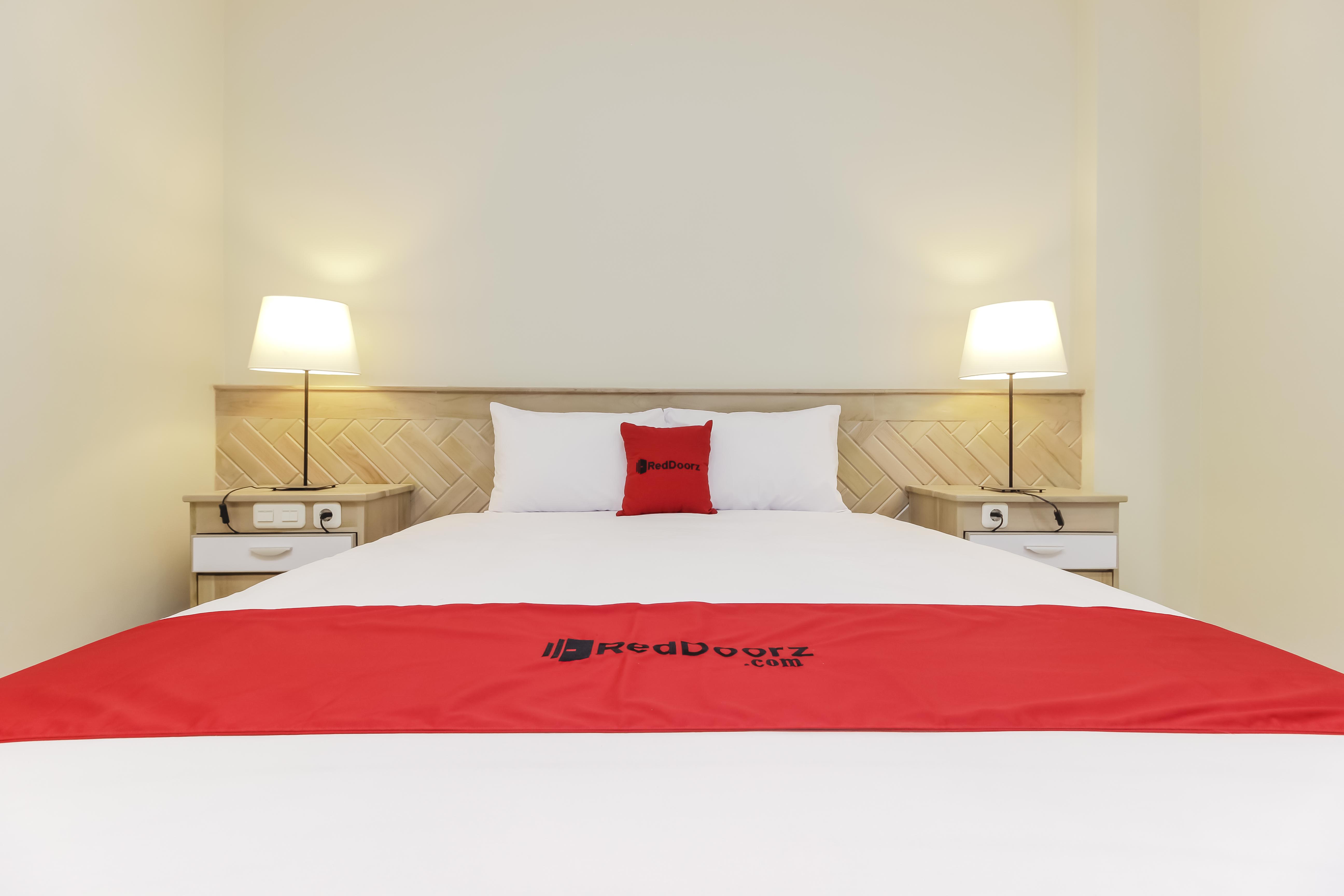 Reddoorz Premium Near Ragunan Zoo 2 16/27