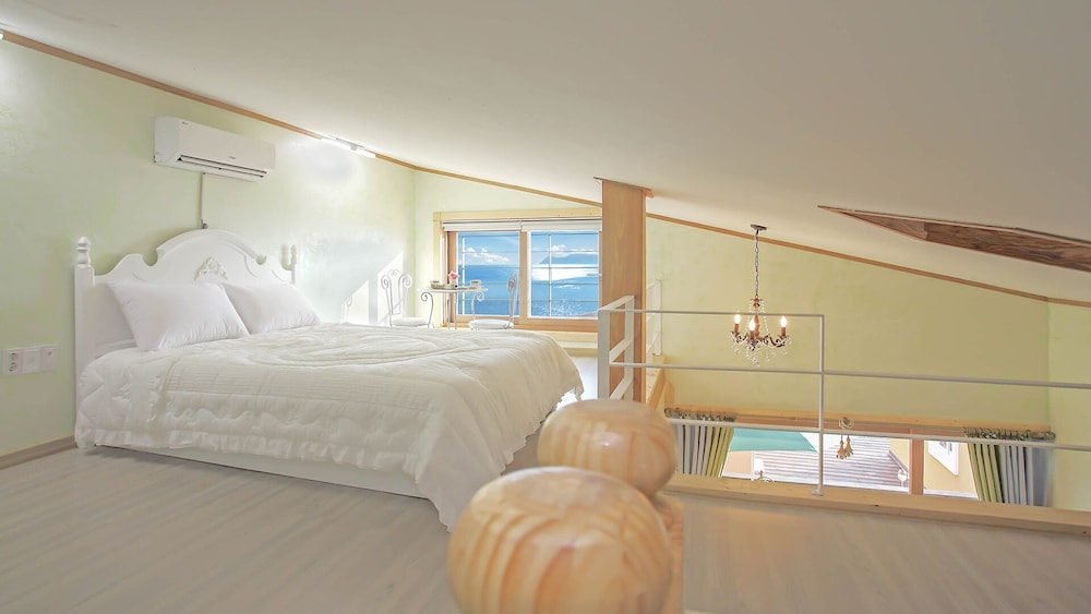 Namhae Bel Vienne Pension 12/50