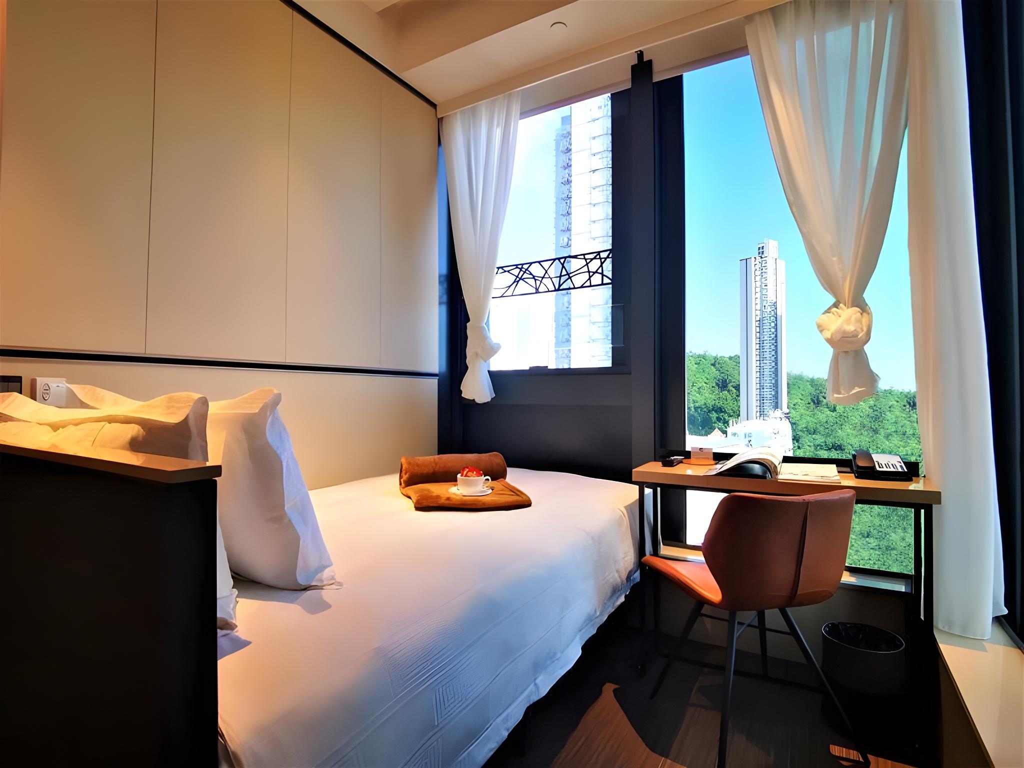 Semi Room, Deluxe, Semi Double Bed