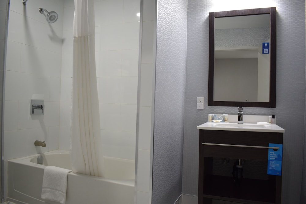 Days Inn By Wyndham Kingston 16/16