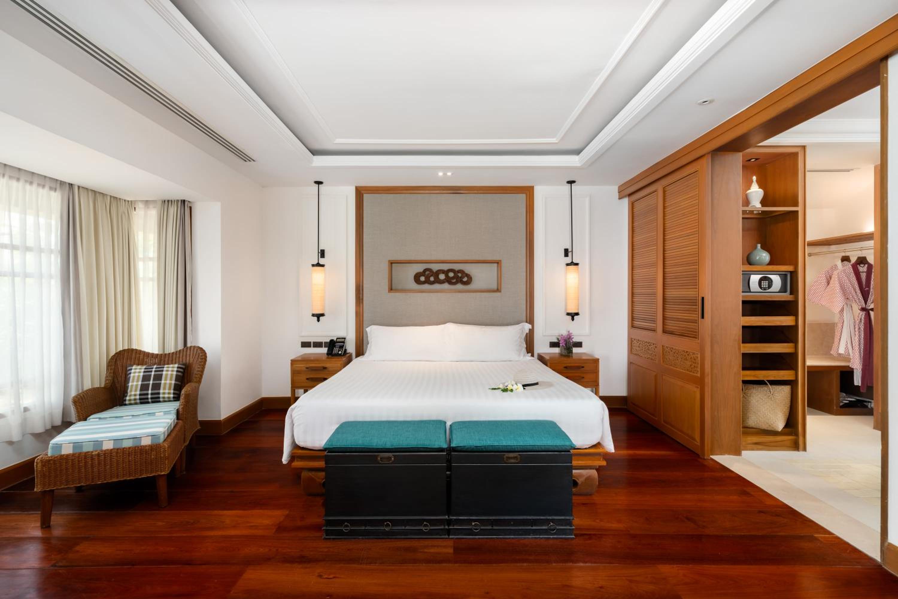 Exclusive, Garden Villa, King Bed, Beach Front, Sofa, Plunge Pool
