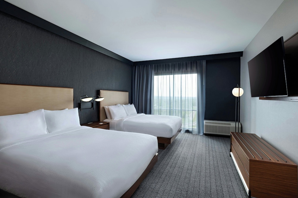 Suite, 2 Queen Beds, Sofa