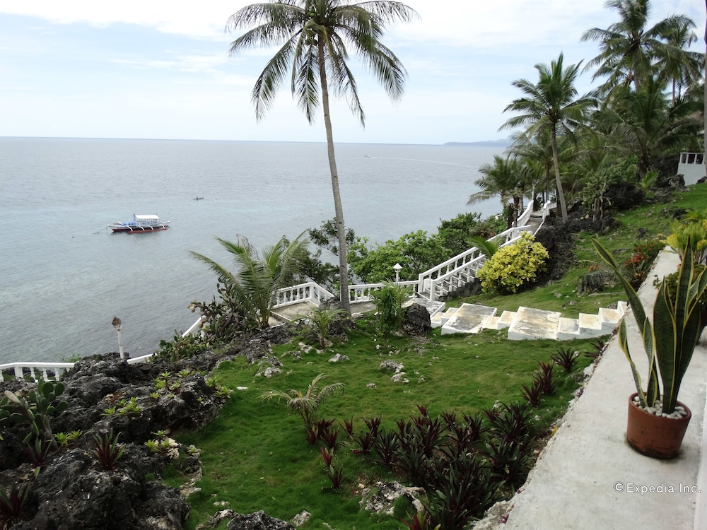 Blue Star Dive And Resort 45/50