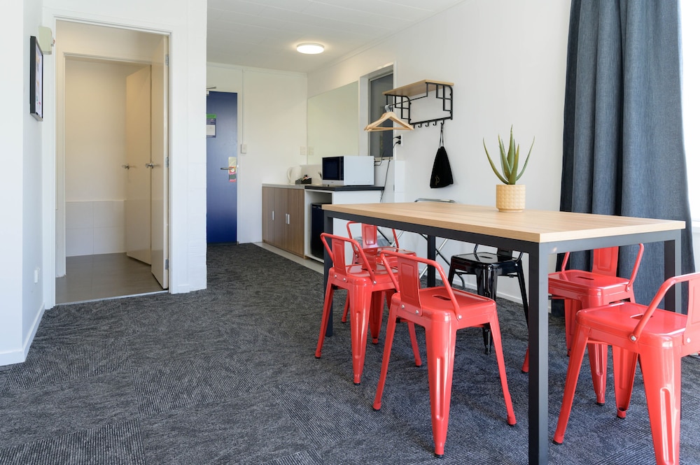 Urban Lounge Sleepery Rotorua, SureStay Collection by BW 47/63