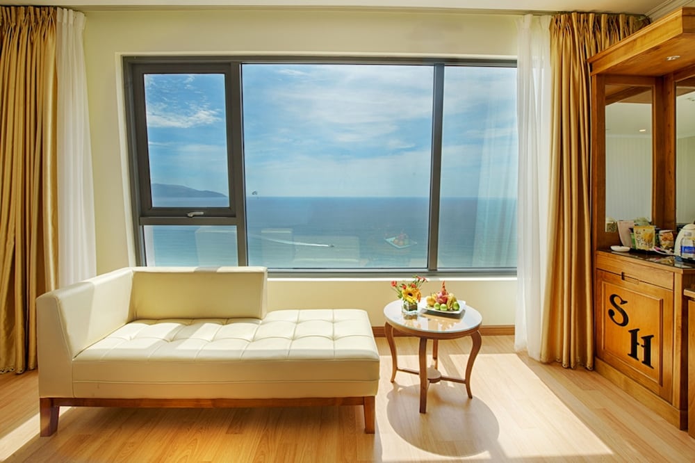 Serene Beach Hotel Danang 41/69
