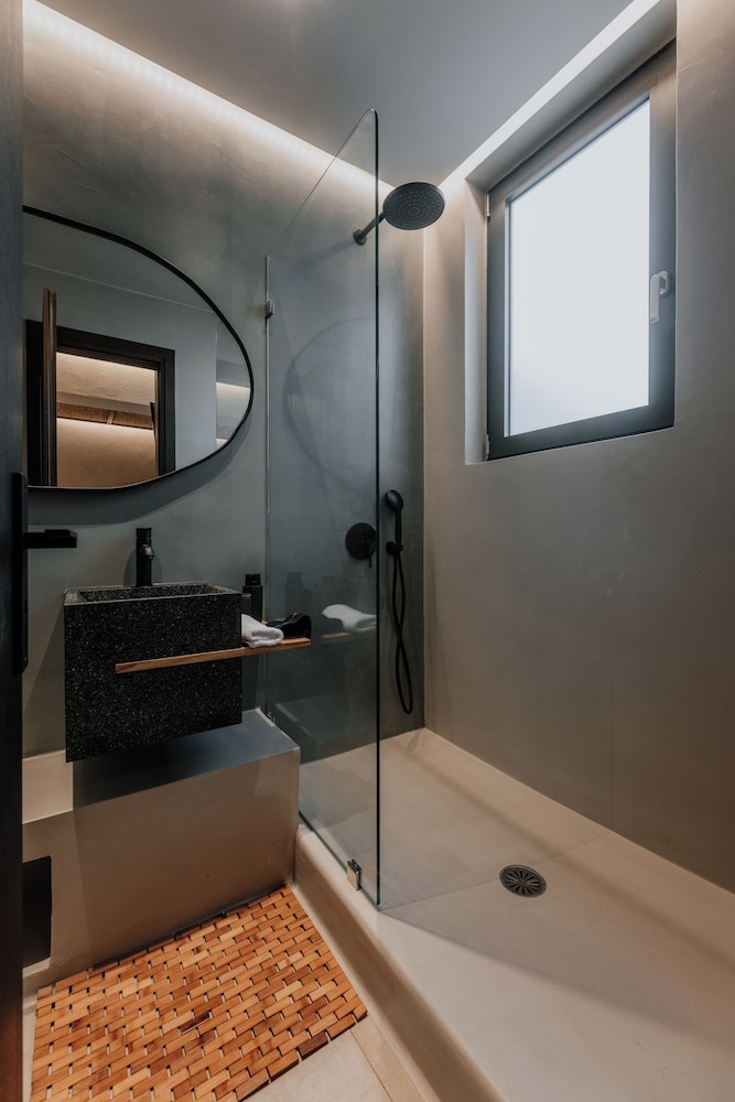 Onym Curated Villas 196/206