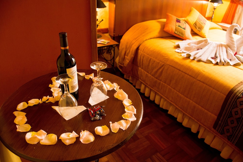 Las Brisas Hotel 25/50