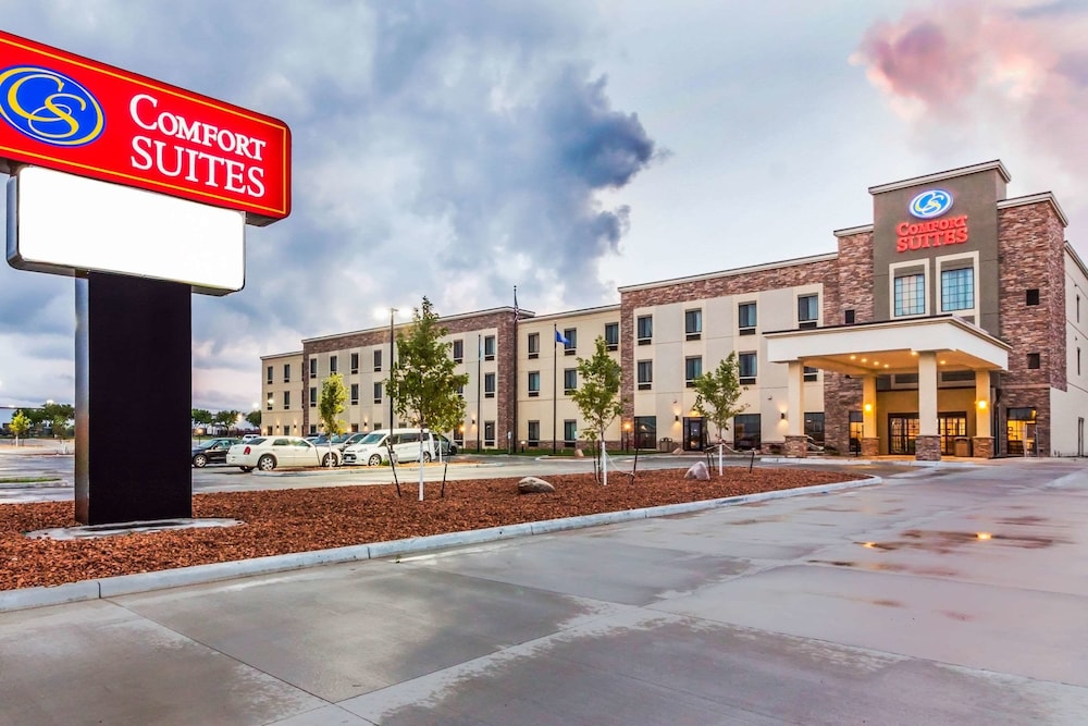 Comfort Suites Brookings near University 1/51