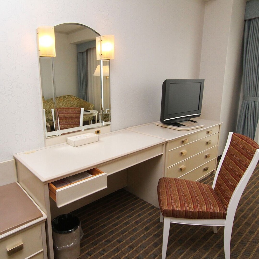 Hotel Springs Makuhari 57/67