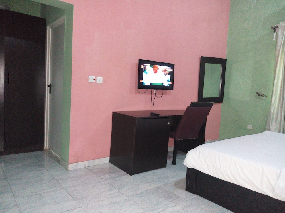 Eliata Hotel & Suites 12/18