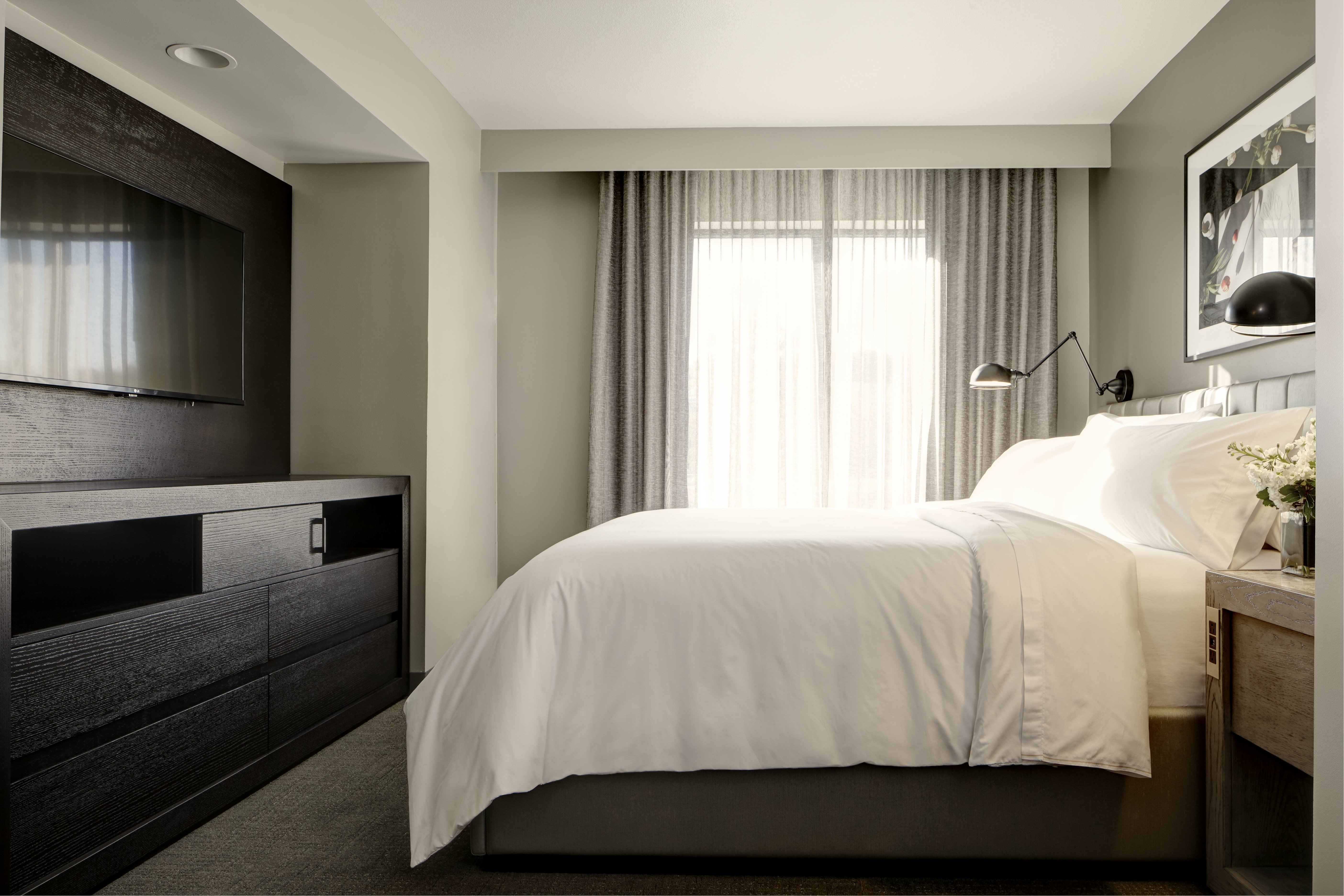 Den, Balcony