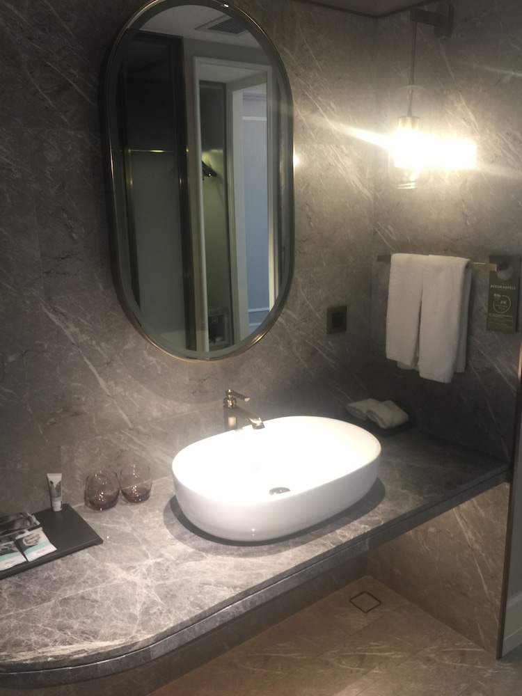 Mercure Shanghai Hongqiao Soho 86/89