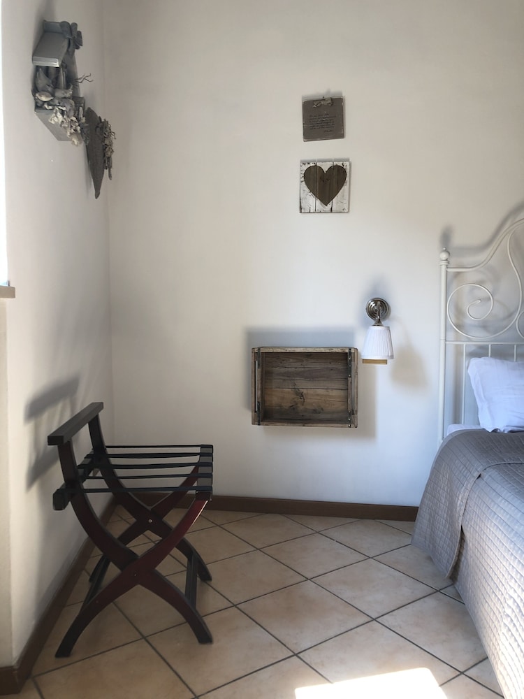 Ai Leoni 19/50