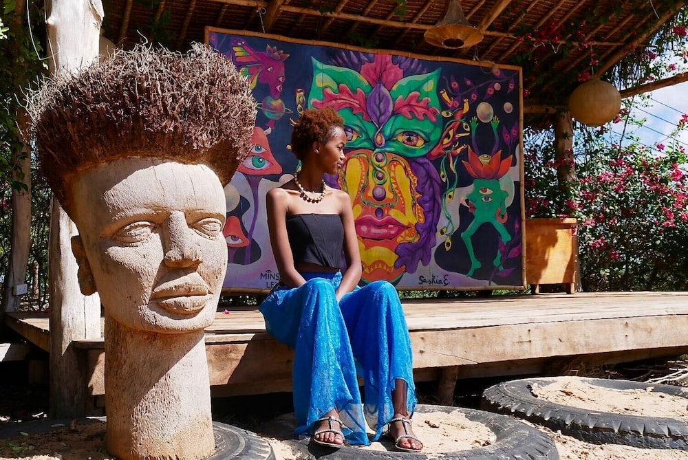 DISTANT RELATIVES ECOLODGE & BACKPACKERS 9/50
