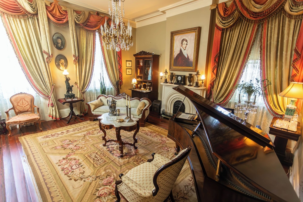 Anchuca Historic Mansion & Inn 33/49