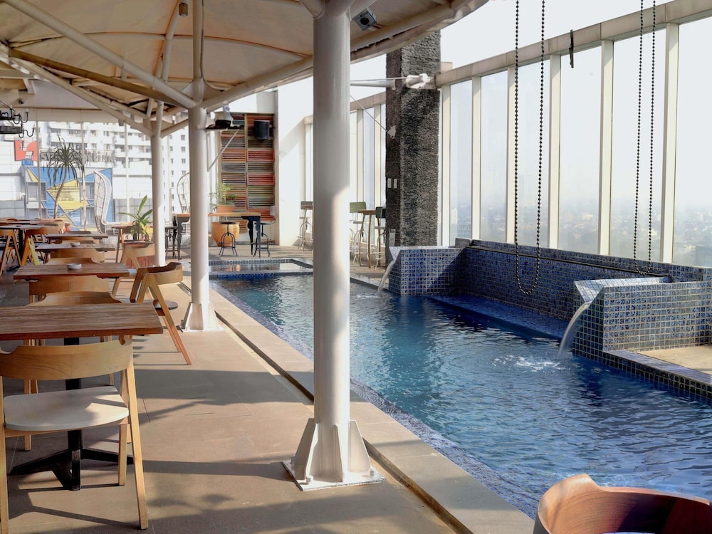 MERCURE JAKARTA SIMATUPANG 38/72
