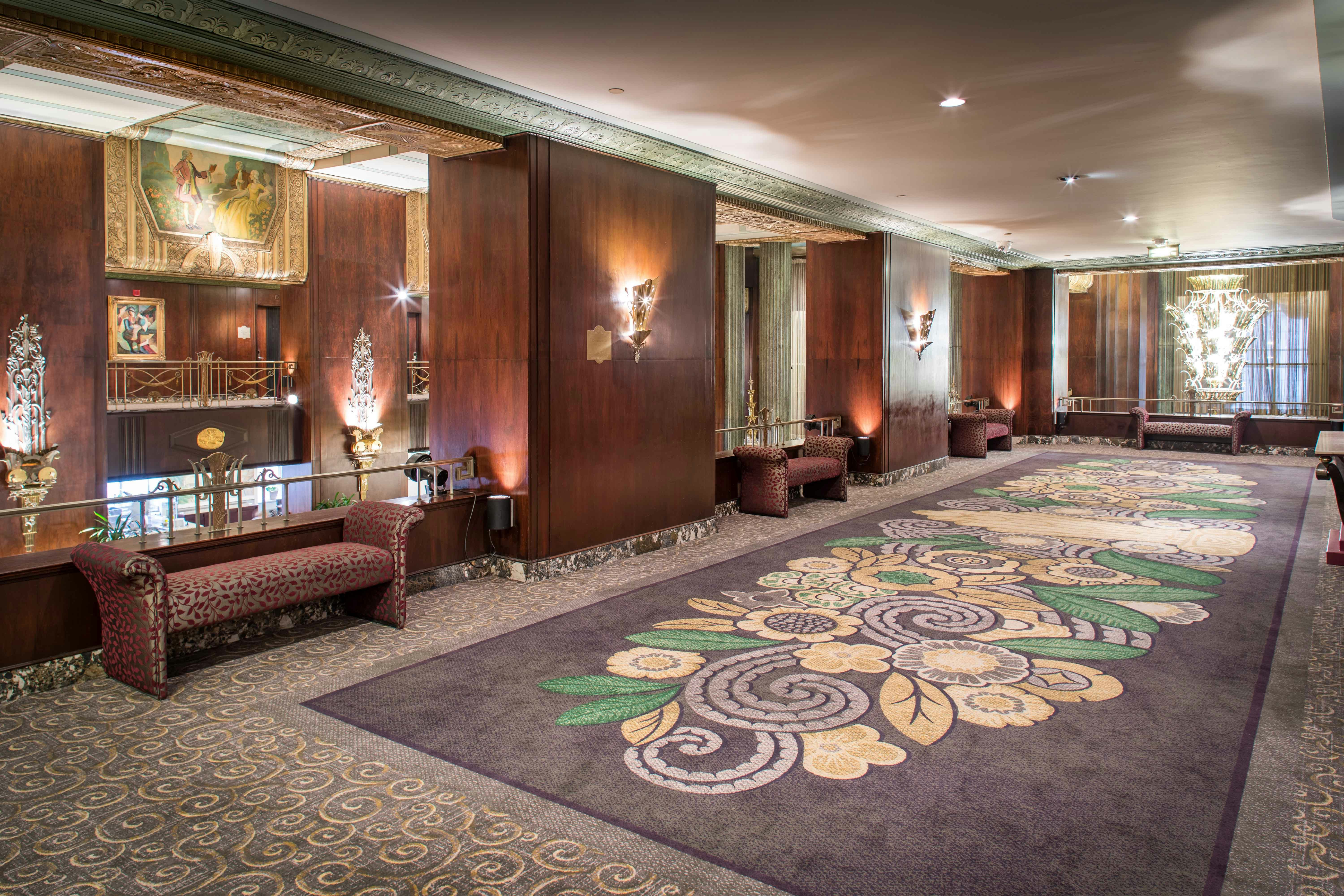 Hilton Cincinnati Netherland Plaza 60/62