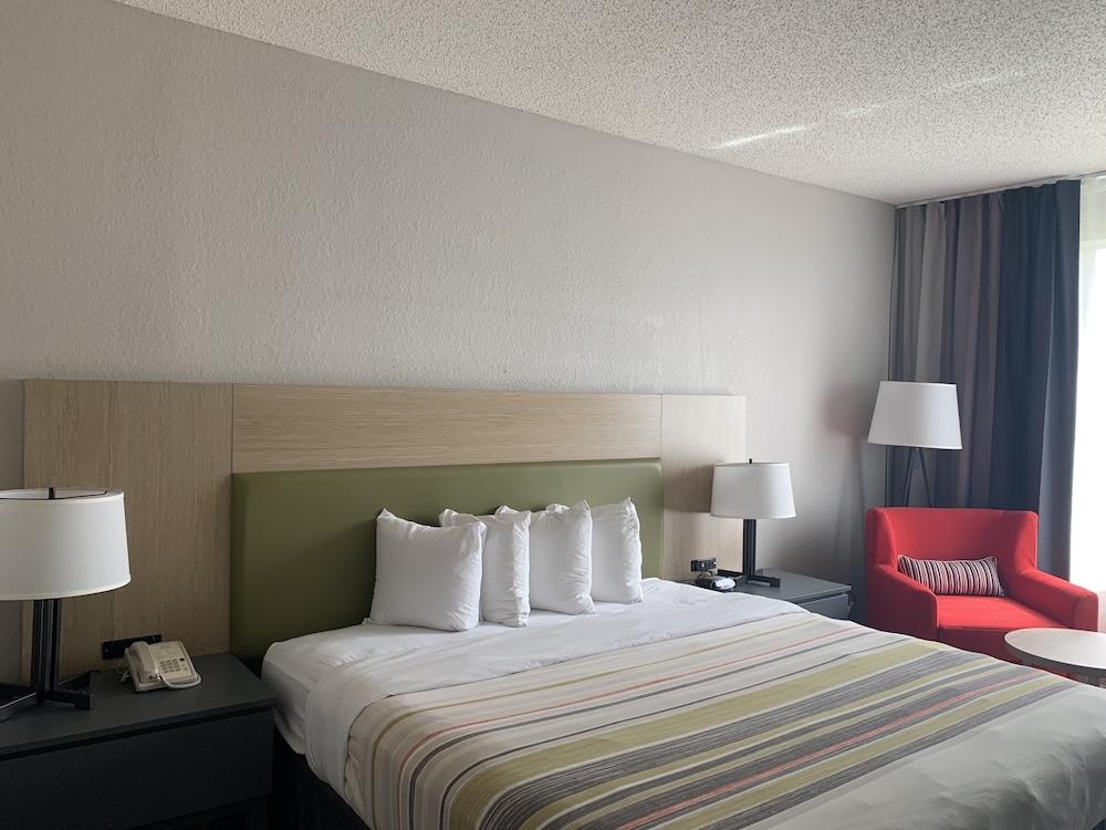 Sonesta Essential IAH Airport JFK Boulevard 8/53