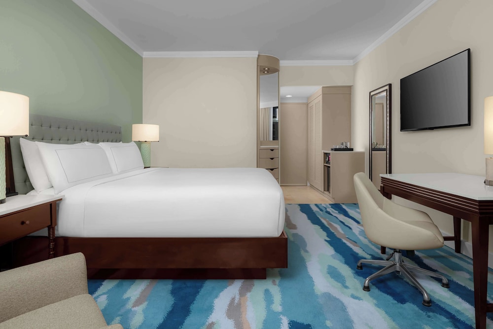 Tower, King Bed, Construction View, Bonaire Curacao Tower
