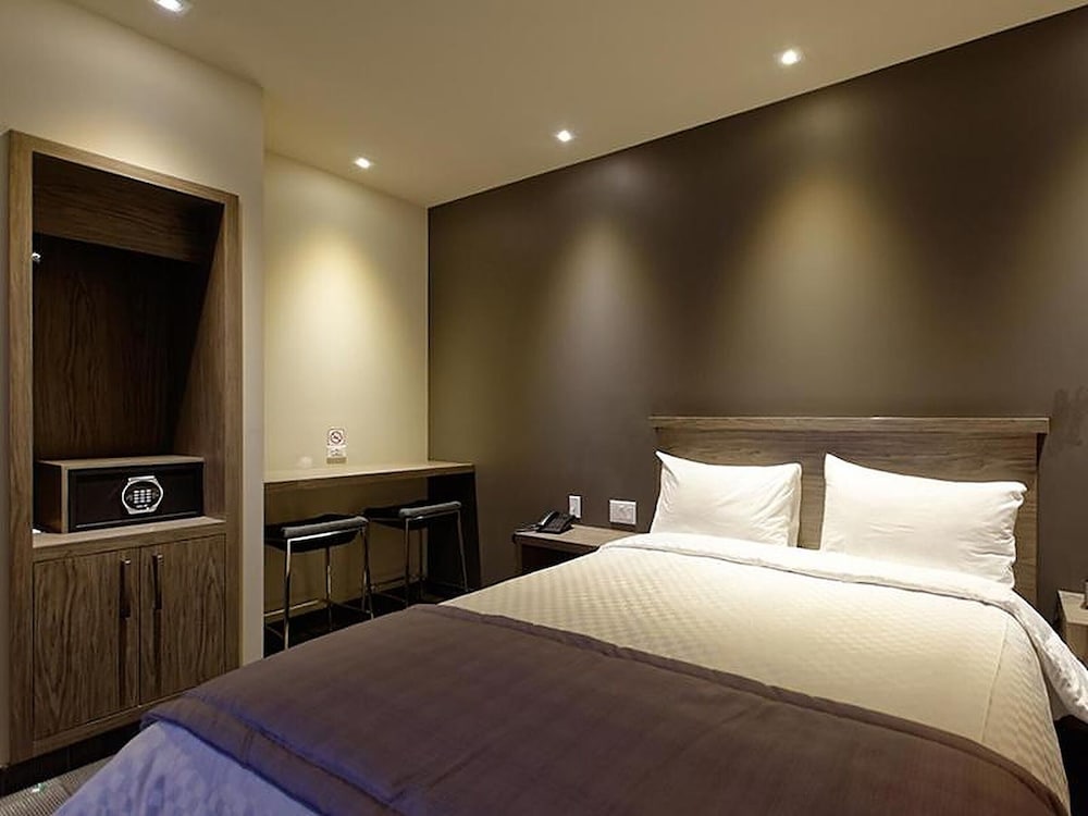 Hotel O Laval 6/33