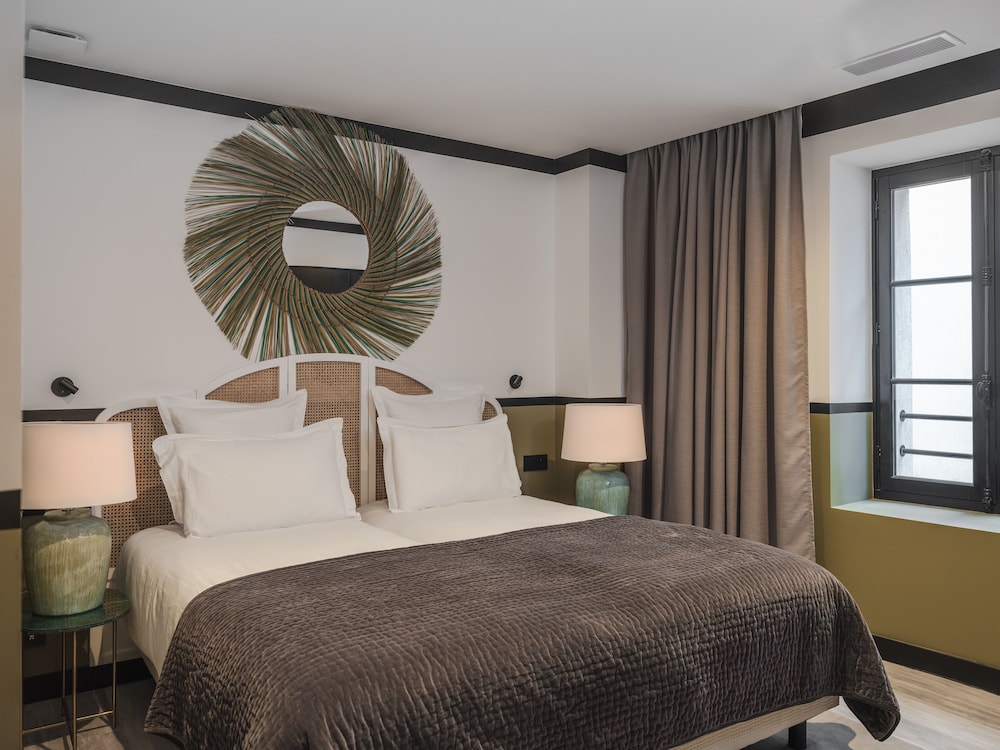 2 BEDROOMS, APARTMENT