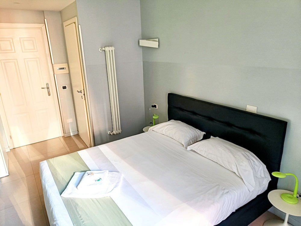 Manin Suites 21/51