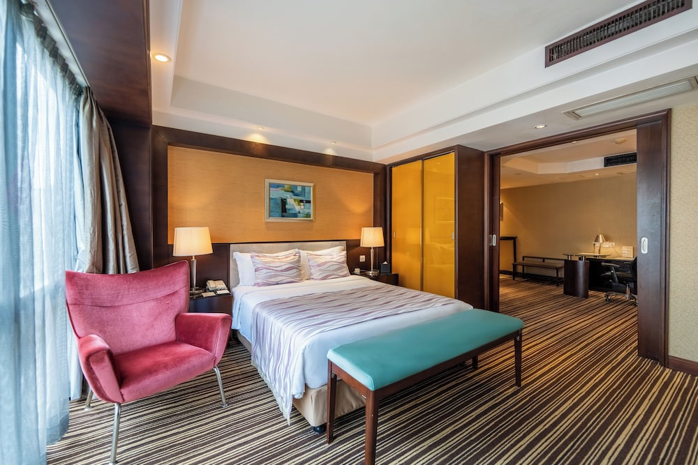 BUSINESS SUITE