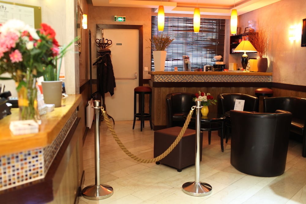 Alane Hotel 52/57