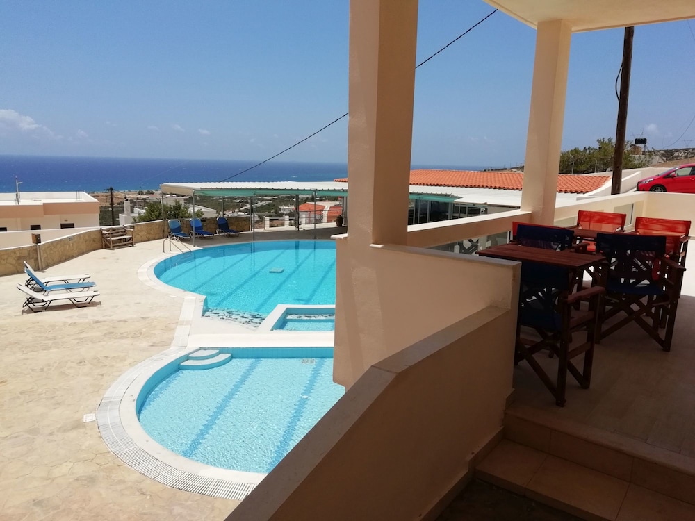 Creta Suites 16/70