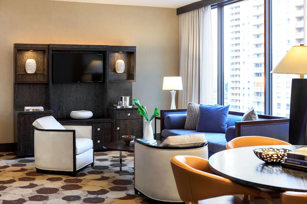 Hotel 505 River North 64/75