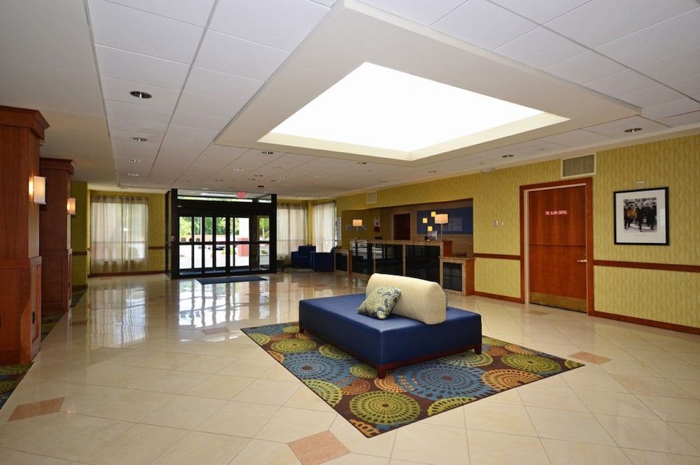 Holiday Inn Express Boston South Brockton 48/78