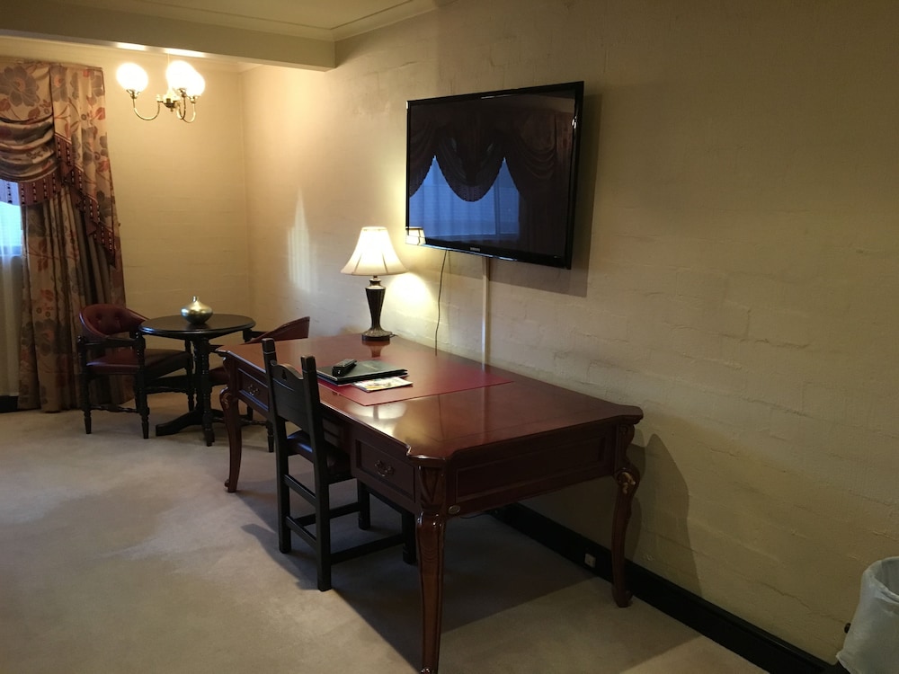 ALBURY MANOR HOUSE 45/66