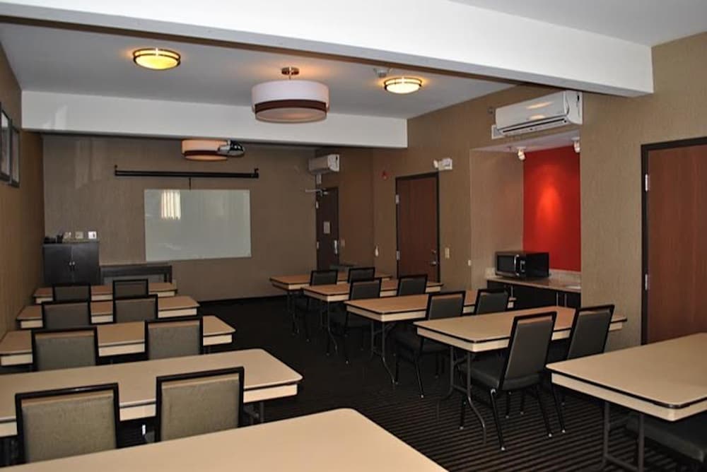 Holiday Inn Express Pittsburgh E - Waterfront Dr 41/42