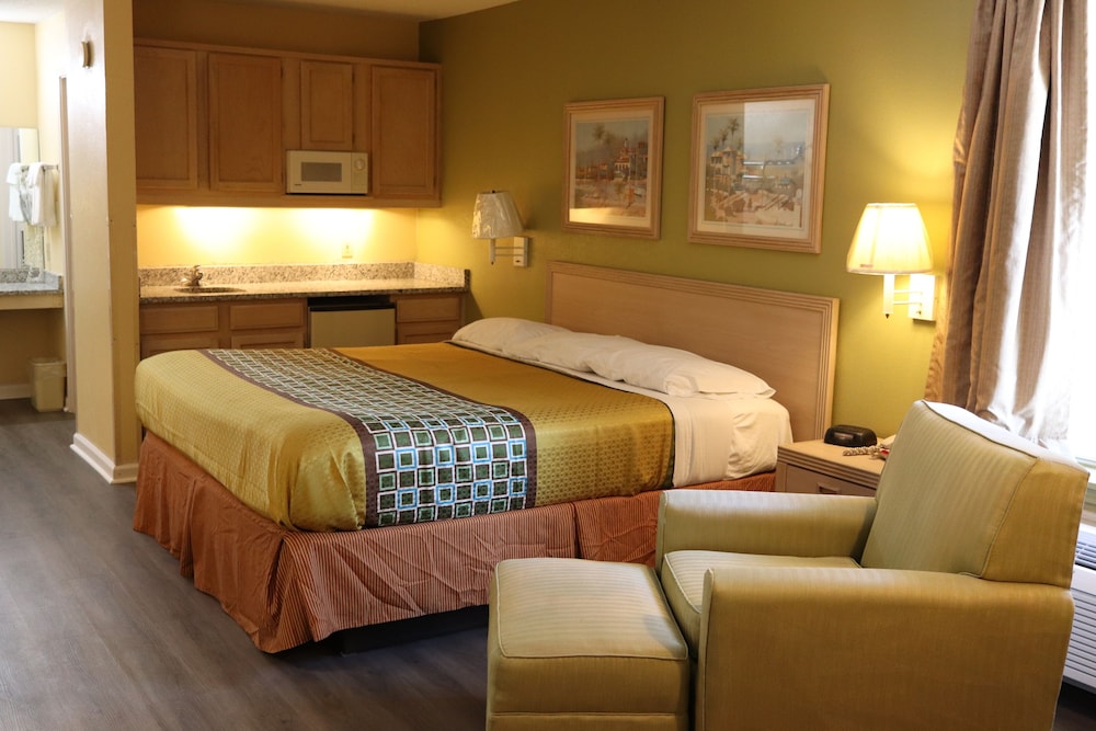 Woodstream Inn 48/57