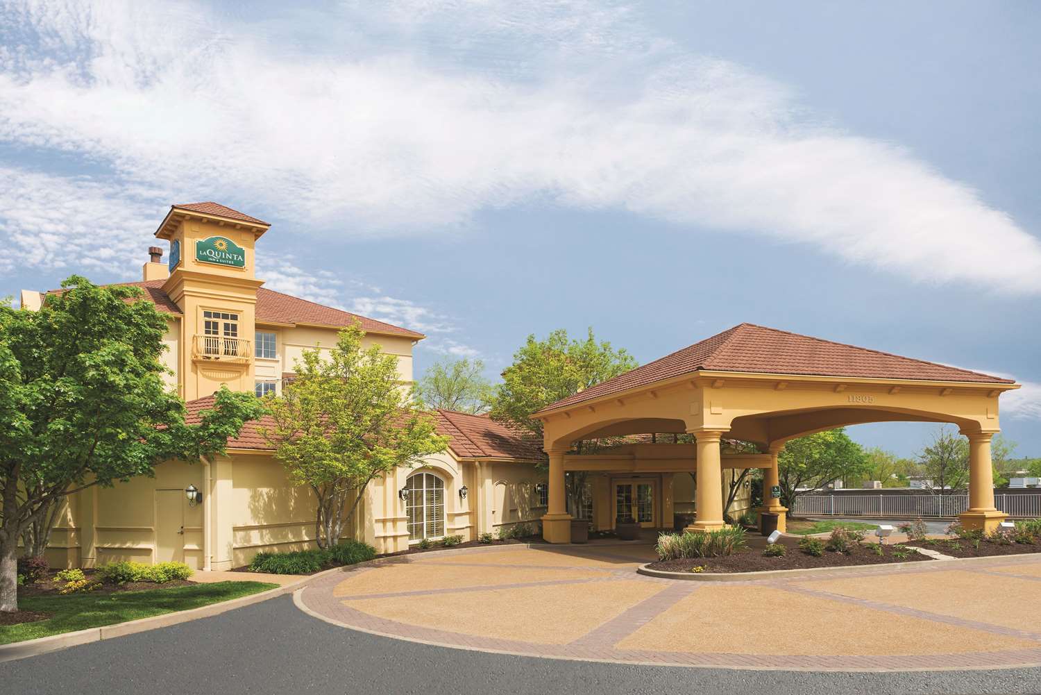La Quinta Inn Suites St Louis Westport 7/49