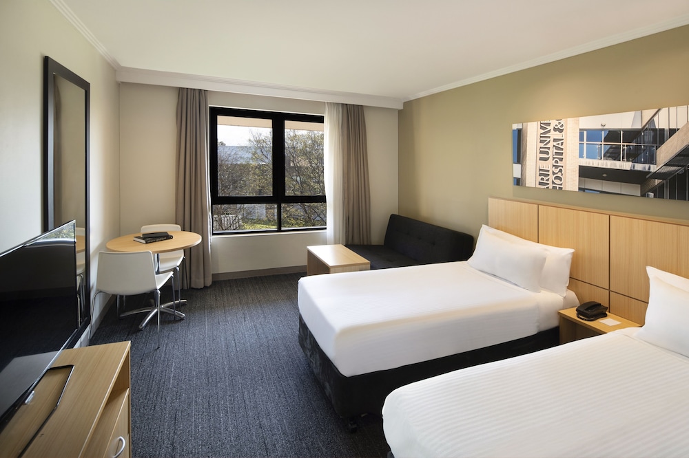 Mercure Sydney Macquarie Park 16/64