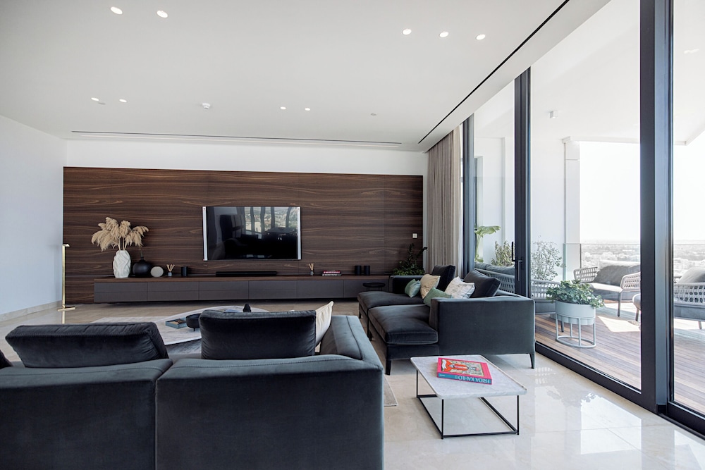 Central Park Residence 9/50