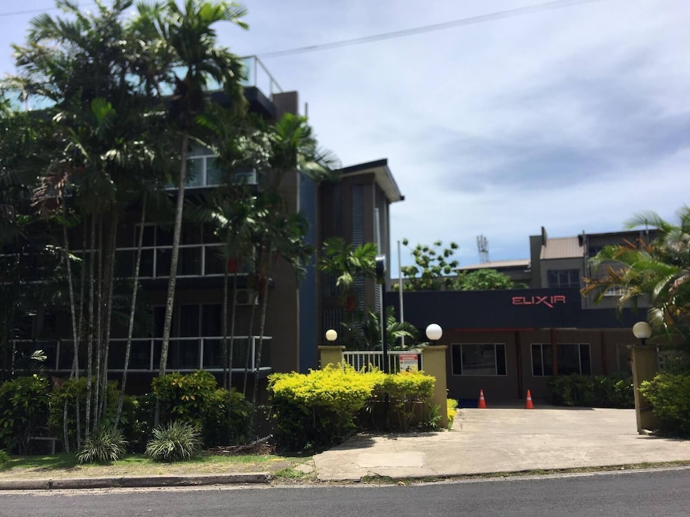 Elixir Hotel and Serviced Apartments 4/32