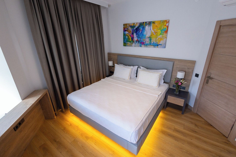 Yalinn Hotel 7/50