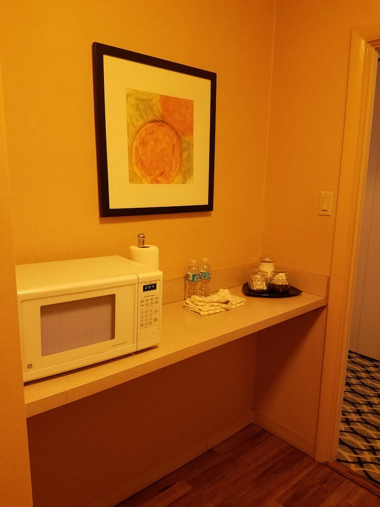 One Washington Circle DC, Tapestry Collection by Hilton 43/45