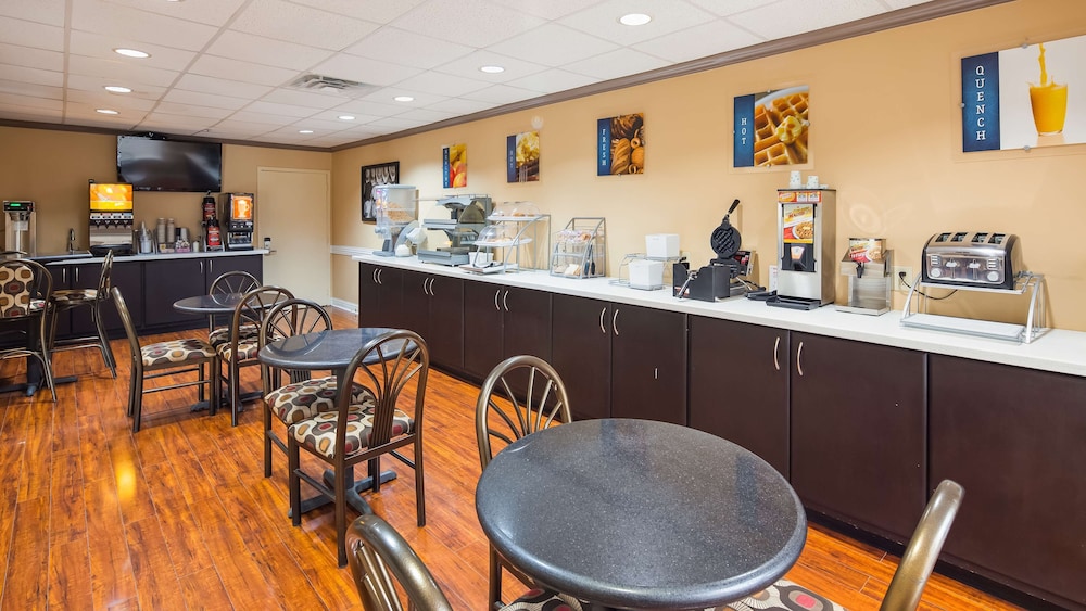 SURESTAY PLUS HOTEL BY BEST WESTERN ALVIN 34/36