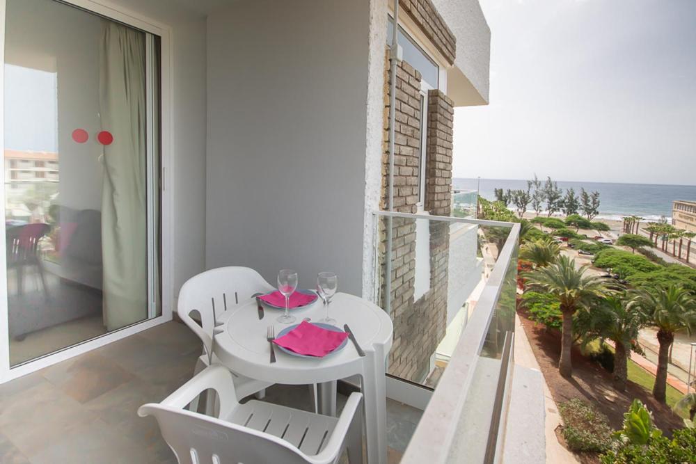 Apartamentos LIVVO Tarahal 67/88