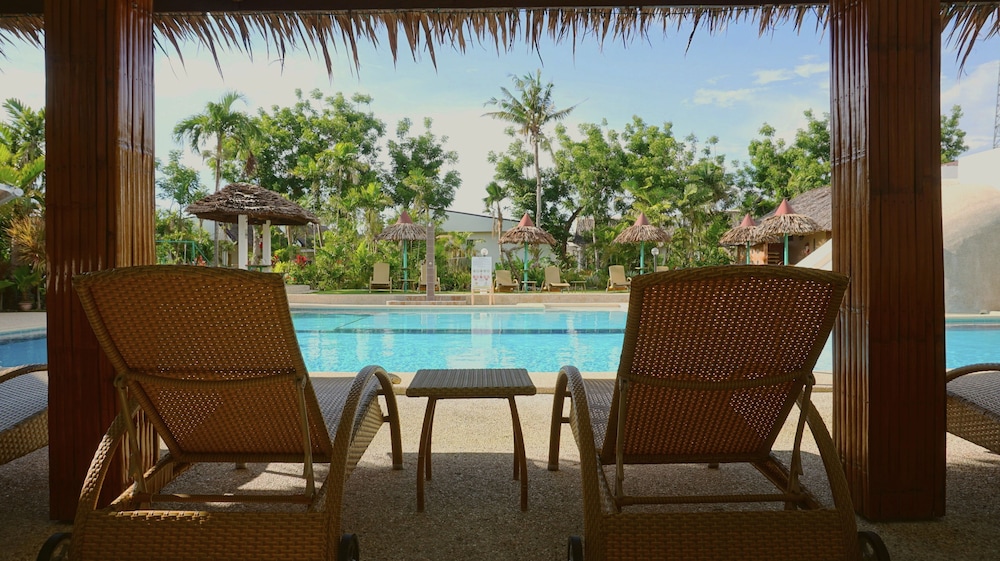 Marcosas Cottages Resort 48/68