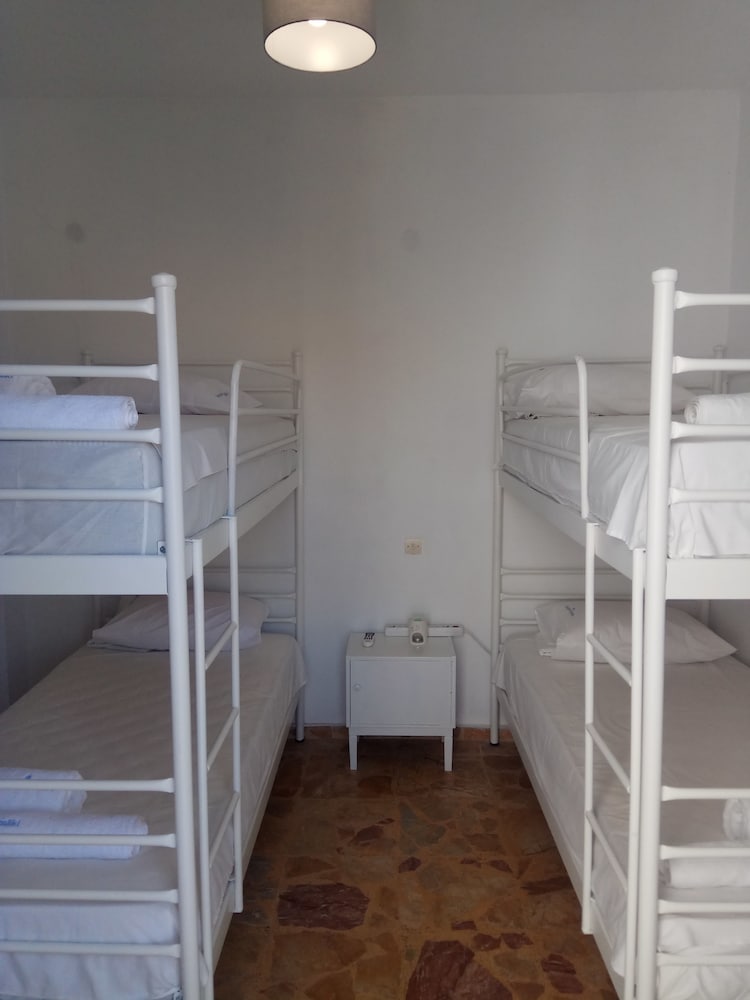 Grandma Vasiliki Rooms To Let 20/55